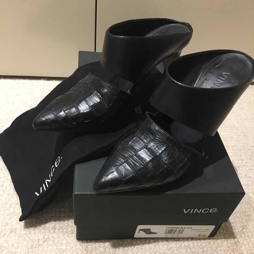 Vince Corrine black mules